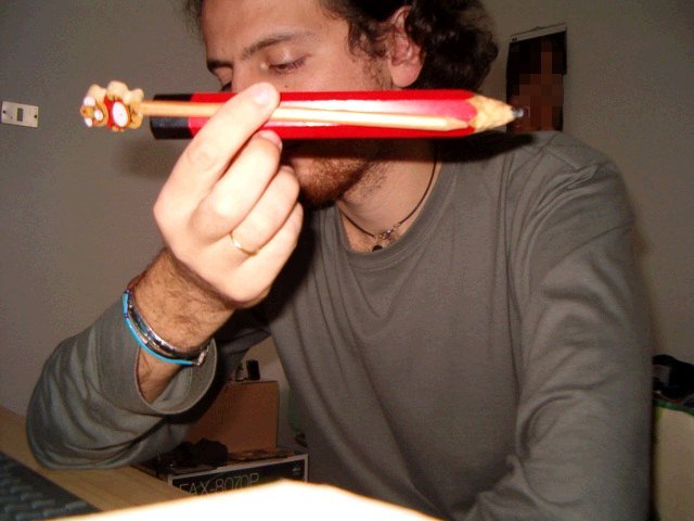 La matita usata per E.